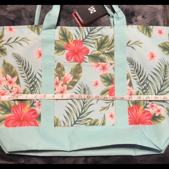 Large insulated Beach or Shopping Tote Bag - Picture 5 of 5